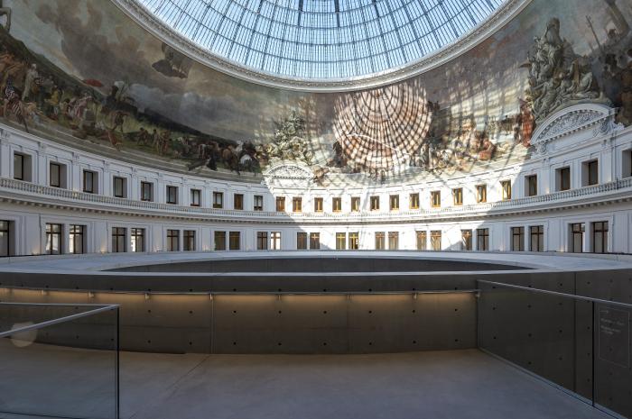 Megnyílt Francois Pinault új párizsi kortárs művészeti múzeuma